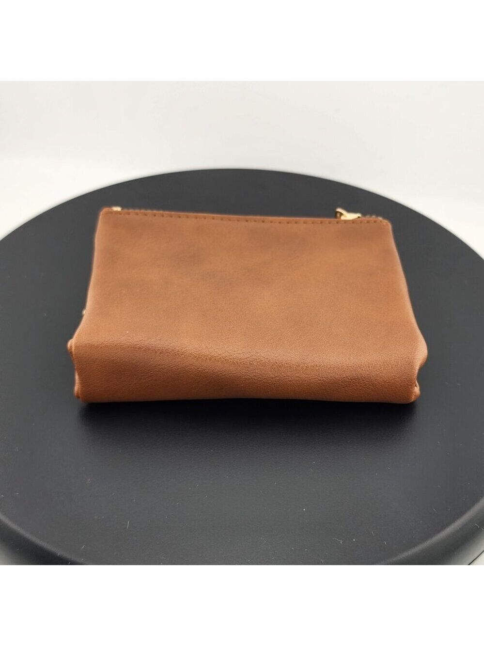 Brown Wallet – Minimalist Design for Everyday Use - Picture 3 of 7